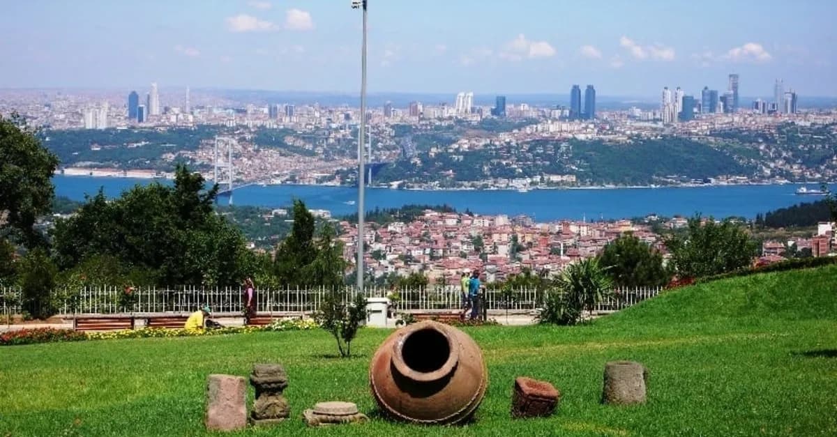 Çamlıca Tepesi